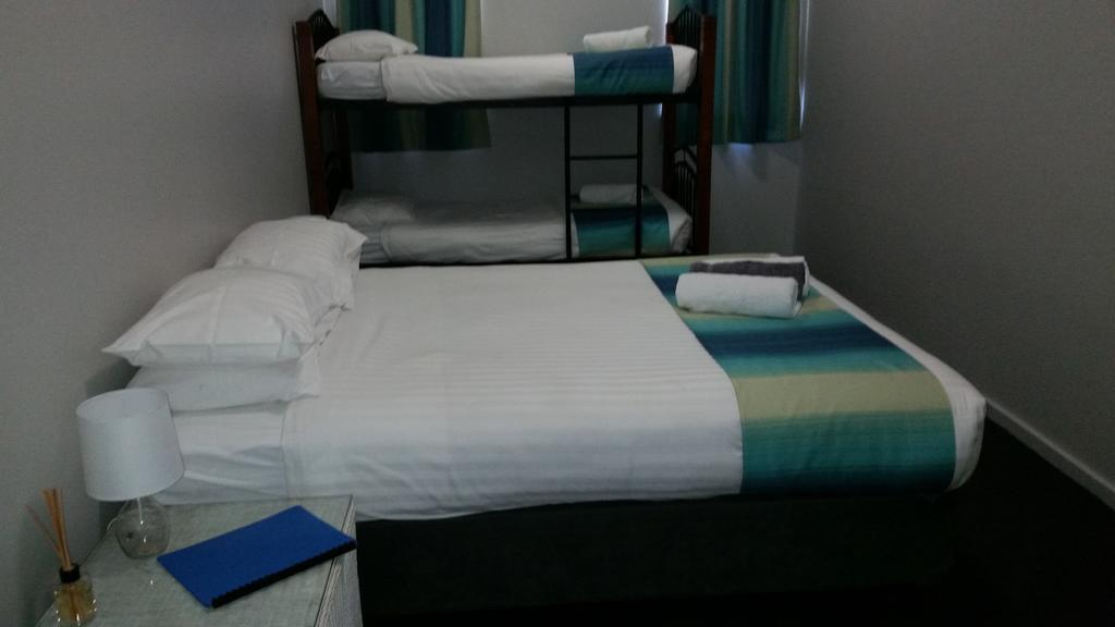 Centrebreak Beach Stay Green Head Room photo